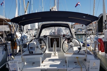 Hire Sailboat Beneteau Oceanis 35.1 Trogir