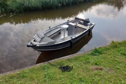 Verhuur Motorboot Qwest Sloep Leeuwarden