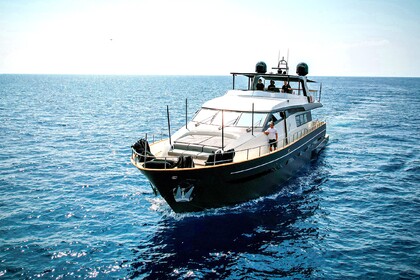 Location Yacht à moteur Sanlorenzo 82 SL Saint-Raphaël