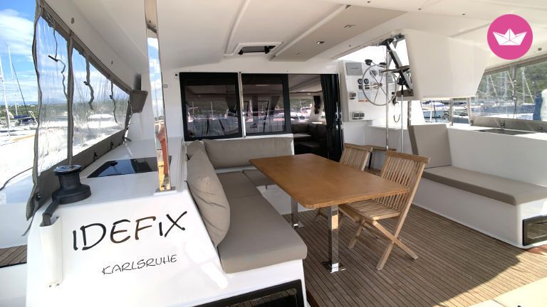 Catamaran FOUNTAINE PAJOT LUCIA 40 11.73m 2