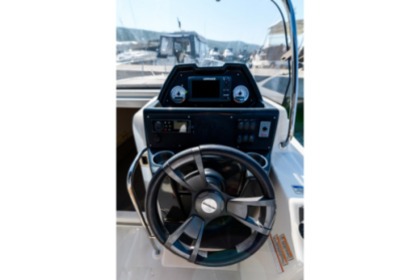 Quicksilver Activ 755 SunDeck (2022) in Punat, Croatia