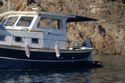 Charter Motorboat Bennasar Aucanda 45 Cadaqués