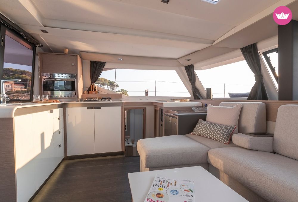 Catamaran Fountaine Pajot Isla 40 11.93m 7