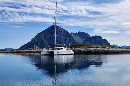 Hyra båt Katamaran Fountaine Pajot Lavezzi 40 Lofoten