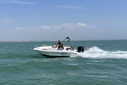 Hire Motorboat EMILI 590 SPORT La Rochelle
