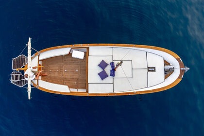 Charter Motorboat Apreamare Classic Gozzo Open Amalfi