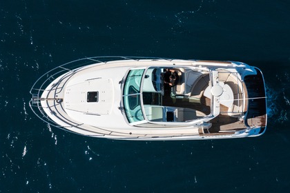 Charter Motorboat Jeanneau Prestige 34 Lefkada
