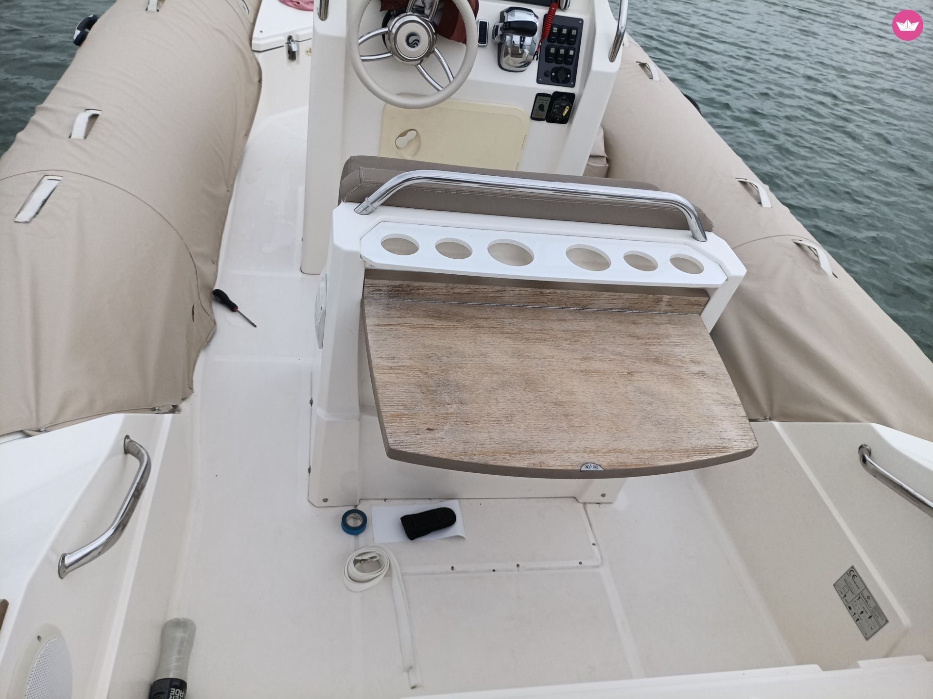 Semi-rigide Capelli Tempest 700 175cv 7