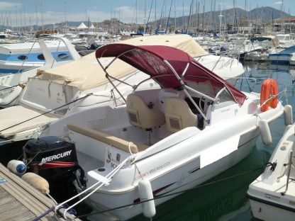 Charter Motorboat Beneteau Flyer 550 Cabin Marseille