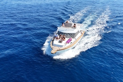 Hire Motorboat Ferretti 34 Fish fly Dubrovnik