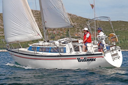 Charter Sailboat Dufour Dufour 2800 Port Camargue