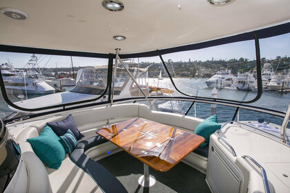 Hire Motorboat SEA RAY 560 San Diego