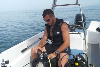 Ocean Boat Available For Scuba Diving Lessons Also