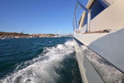 Spacious boat with (12 Capacity) B20