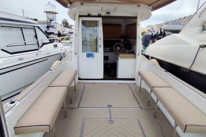 Location Bateau à moteur Boston Whaler Cabin 8.50 Tarente