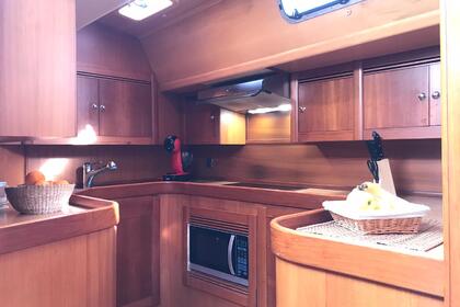 Disfruta del mar desde Barcelona en un gran velero