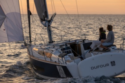 Charter Sailboat Dufour Dufour 32 Larmor-Plage