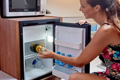 Quicksilver Activ 875 Sundeck 2022!