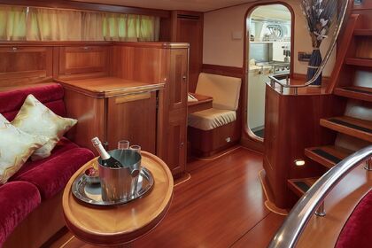 90ft Centreboard Sloop DARK STAR OF LONDON