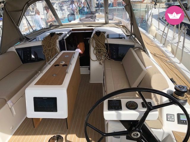 Sailboat Dufour Yachts 390 Grand Large for hire