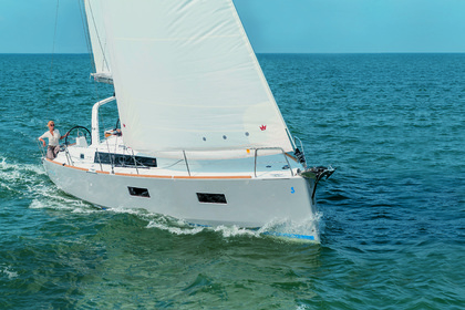 Rental Sailboat Beneteau Oceanis 38.1 Castiglioncello