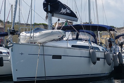 Hyra båt Segelbåt BAVARIA CR 41 Procida