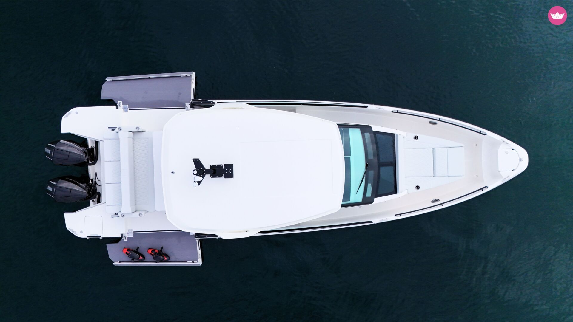 Bateau à moteur SAXDOR 320 450cv 3