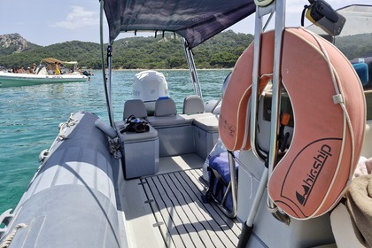 SEMI RIGIDE AVEC SKIPPER PORQUEROLLES