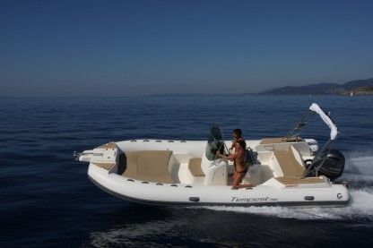 Charter RIB Capelli Tempest 700 Empuriabrava