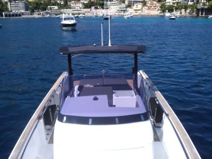 Location Bateau à moteur Fjord 12Metres Antibes