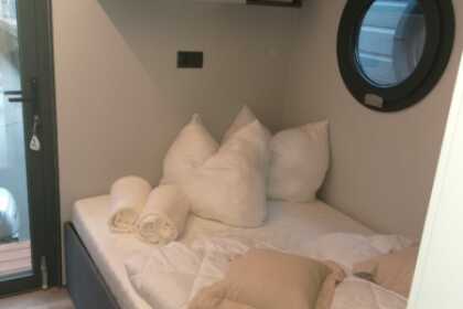 Hausboot boat without a licesne in Marina Wolfsbru