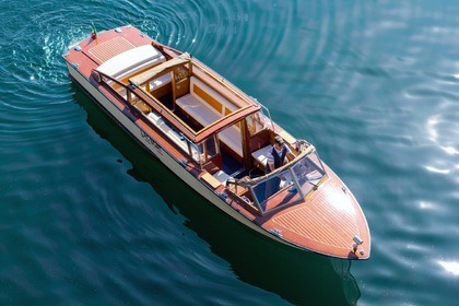 Charter Motorboat VIO CLASSICA LIMOUSINE IN LEGNO IN STILE VENEZIANO Menaggio