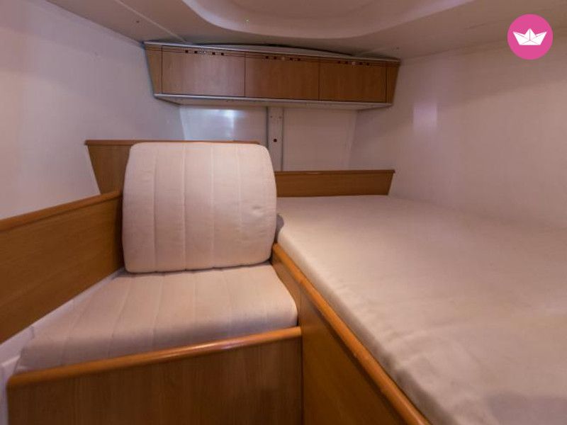 Charter sailboat in Zaton  