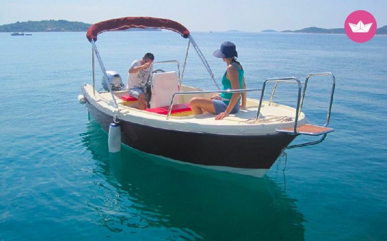 Charter motorboat in Vodice  