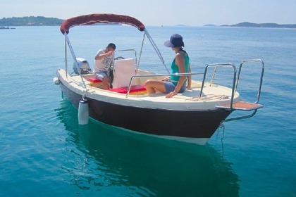 Charter Motorboat VEN 501 OPEN FLY Vodice