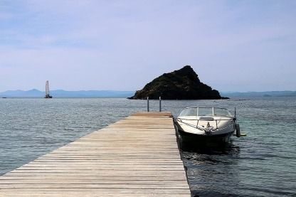 Charter Motorboat Bayliner Capri Cuddy Ls 2052 Le Lavandou