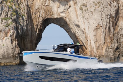 Noleggio Barca a motore Yacht Allure 38 Sport Sorrento