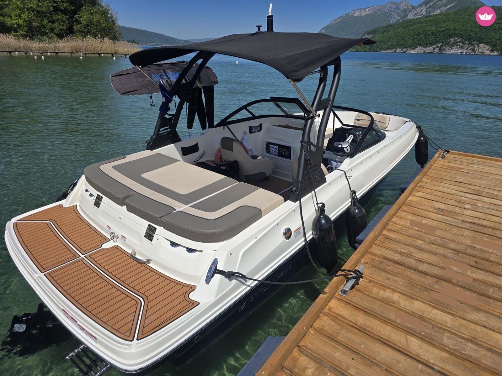 Bateau à moteur BAYLINER VR4 INBORD 200cv 4