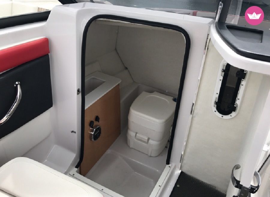 Motorboat Glastron Gts 245 for hire