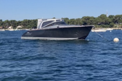 Location Yacht à moteur LAJUS BLUE CRABBER Lège-Cap-Ferret