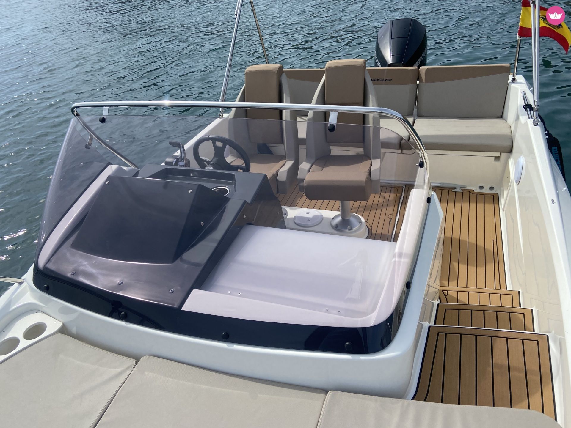 Noleggiare Quicksilver Activ 675 Sundeck
