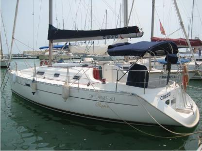 Charter Sailboat Beneteau Oceanis 311 Clipper Saint-Quay-Portrieux