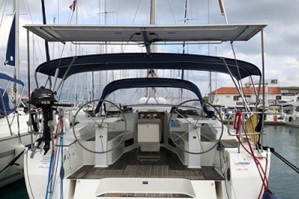 Hire Sailboat BAVARIA CRUISER 45 Trogir