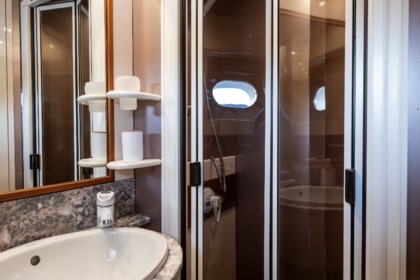 Luxury Sanlorenzo 22m Yacht in Sardinia