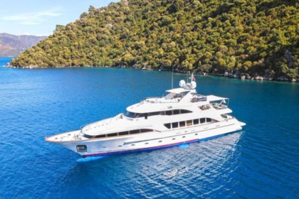 Charter Motorboat Benetti Classic 115 Bodrum