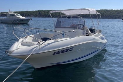 Hyra båt Motorbåt Quicksilver Quicksilver 555 Commander Rab