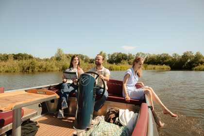 Huur onze luxe elektrische sloep tot 10 personen!