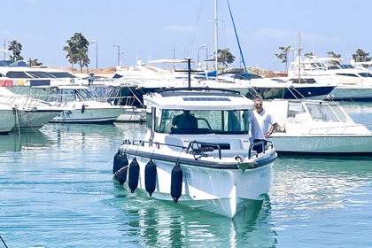 Axopar 37XC Cross Cabin