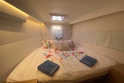 Location Catamaran Excess Excess 14 - 4 + 1 cab. Toulon
