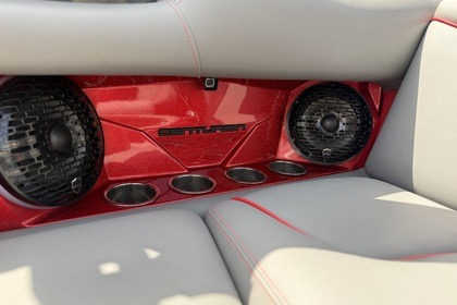 **Surf Fun & Sun Mastercraft X80**